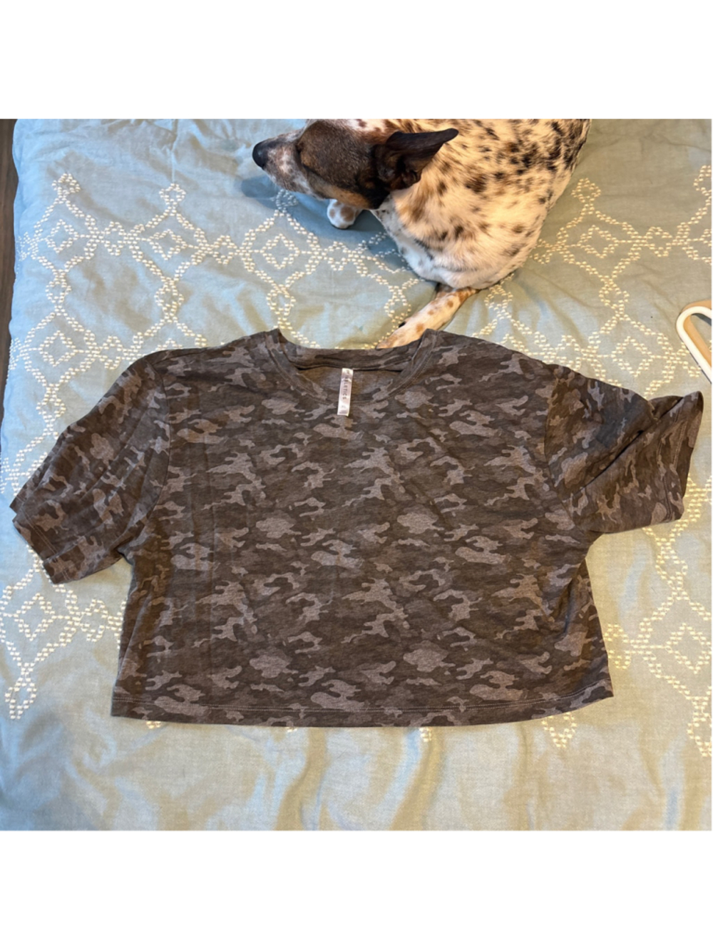 Women's Fabletics Camo Short Sleeve Crop Tee Grey Black XL